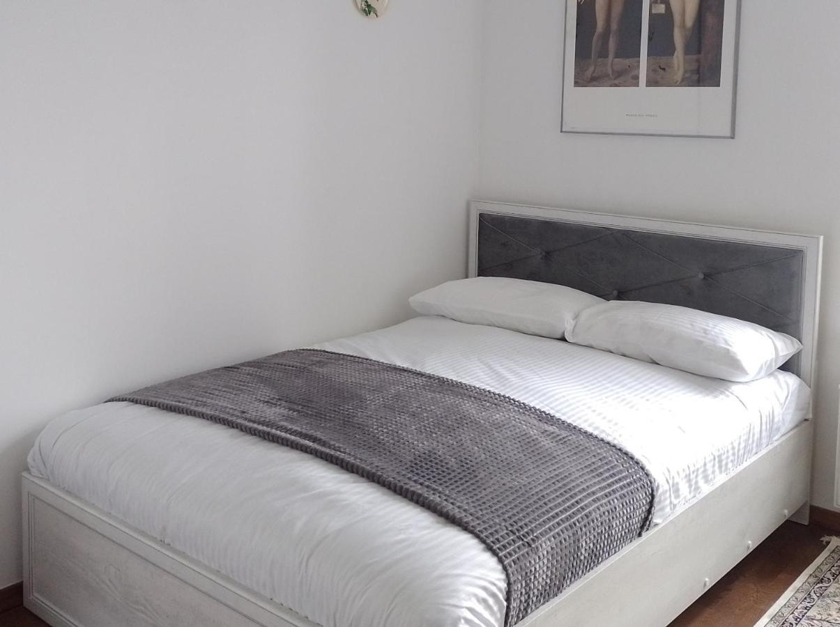 Premium Class Apartment, Free Parking, Maximum 5 Guests, 2 Bedrooms, 3 Beds Рига Екстериор снимка