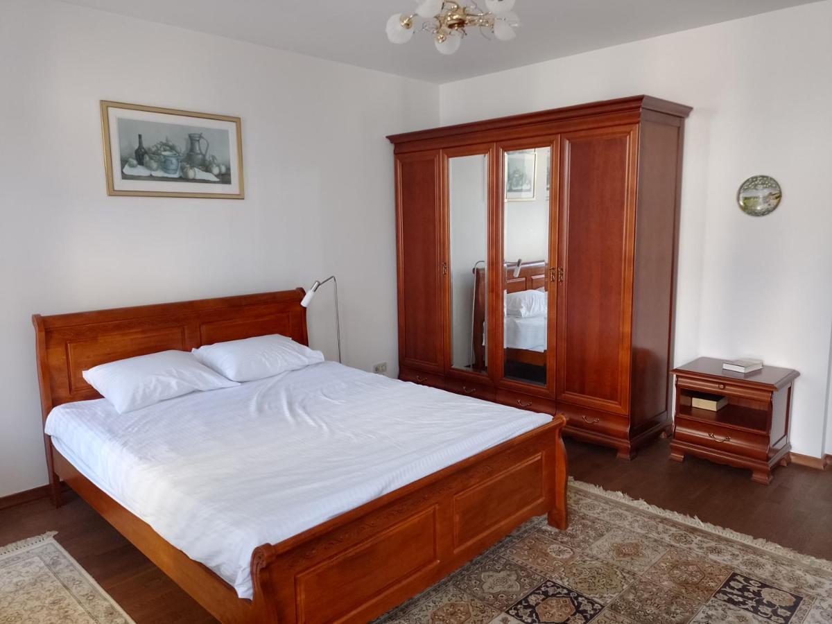 Premium Class Apartment, Free Parking, Maximum 5 Guests, 2 Bedrooms, 3 Beds Рига Екстериор снимка